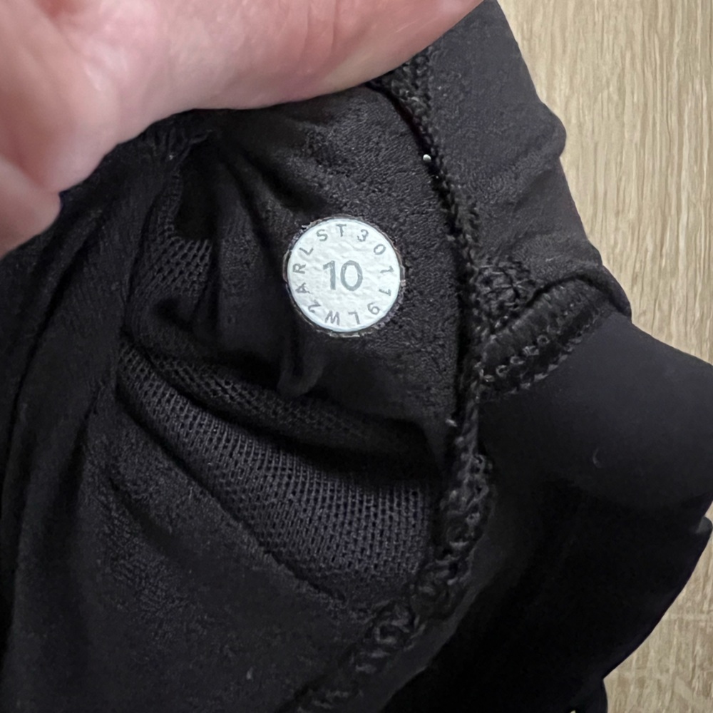 LULULEMON Free To Be Serene High Neck Sports Bra EUC - Picture 8 of 9